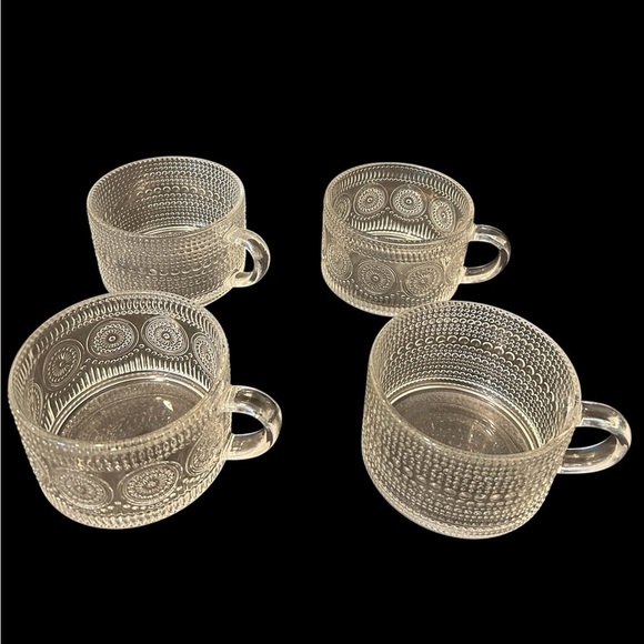 Set of 4 Glass Cups, lids and gold spoons with Beautiful Etched Designs - Picture 3 of 6